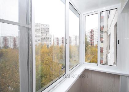 Холодное остекление балкона профилем Provedal с отделкой стен и потолка ламинированными панелями в Лыткарино