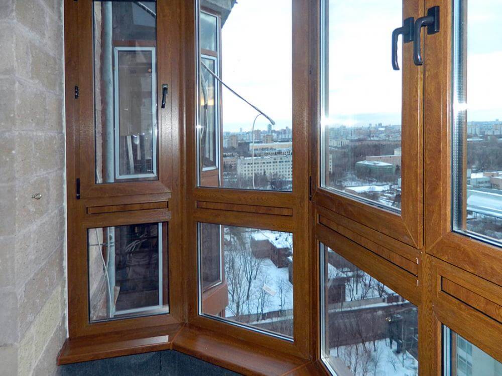 Французское остекление балкона профилем Veka с ламинированием под дерево в Лыткарино
